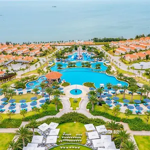 https://centara-mirage-resort-mui-ne.hotelsphanthiet.com